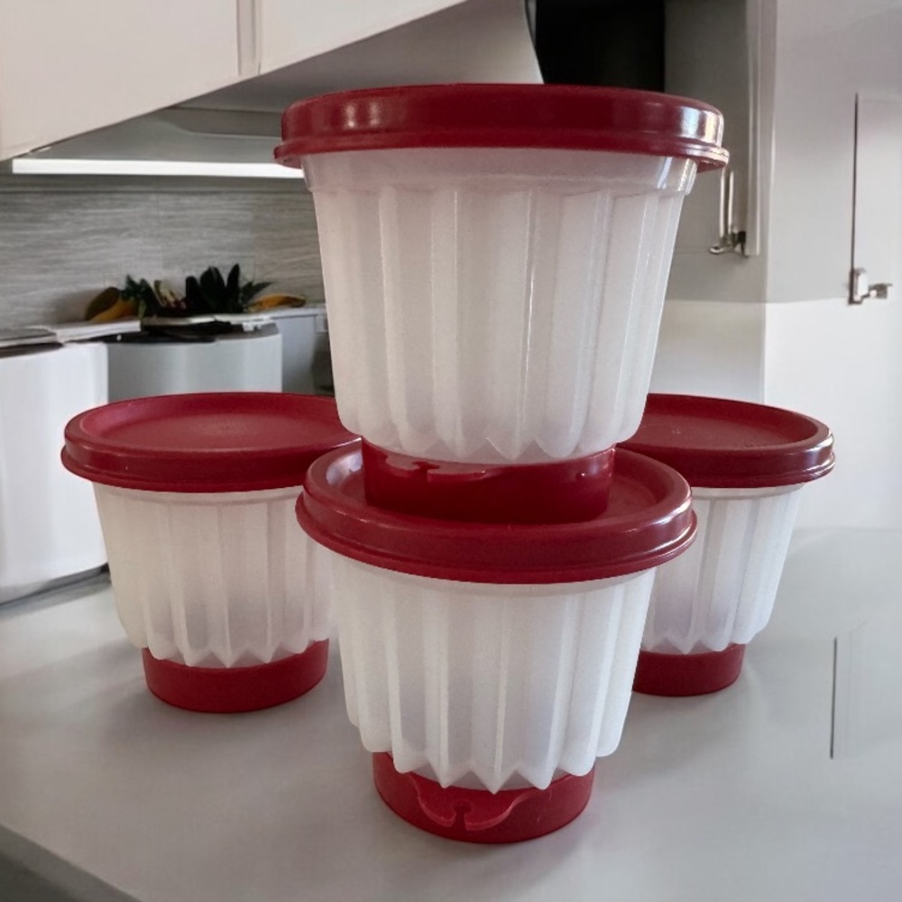 Tupperware retro Jell-O cups set of four new condition.